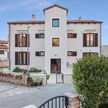 Apartments Villa Alba Porec Exterior photo