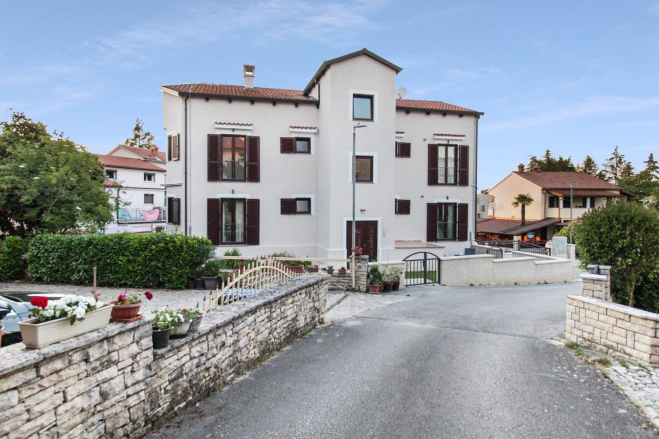 Apartments Villa Alba Porec Exterior photo