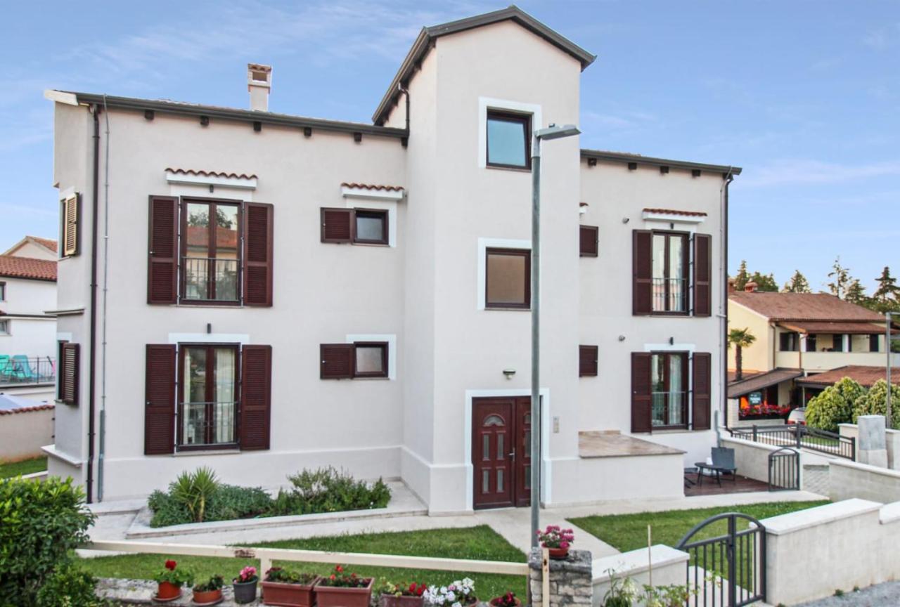 Apartments Villa Alba Porec Exterior photo
