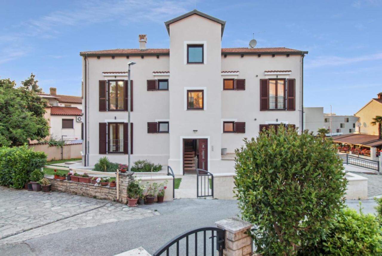 Apartments Villa Alba Porec Exterior photo
