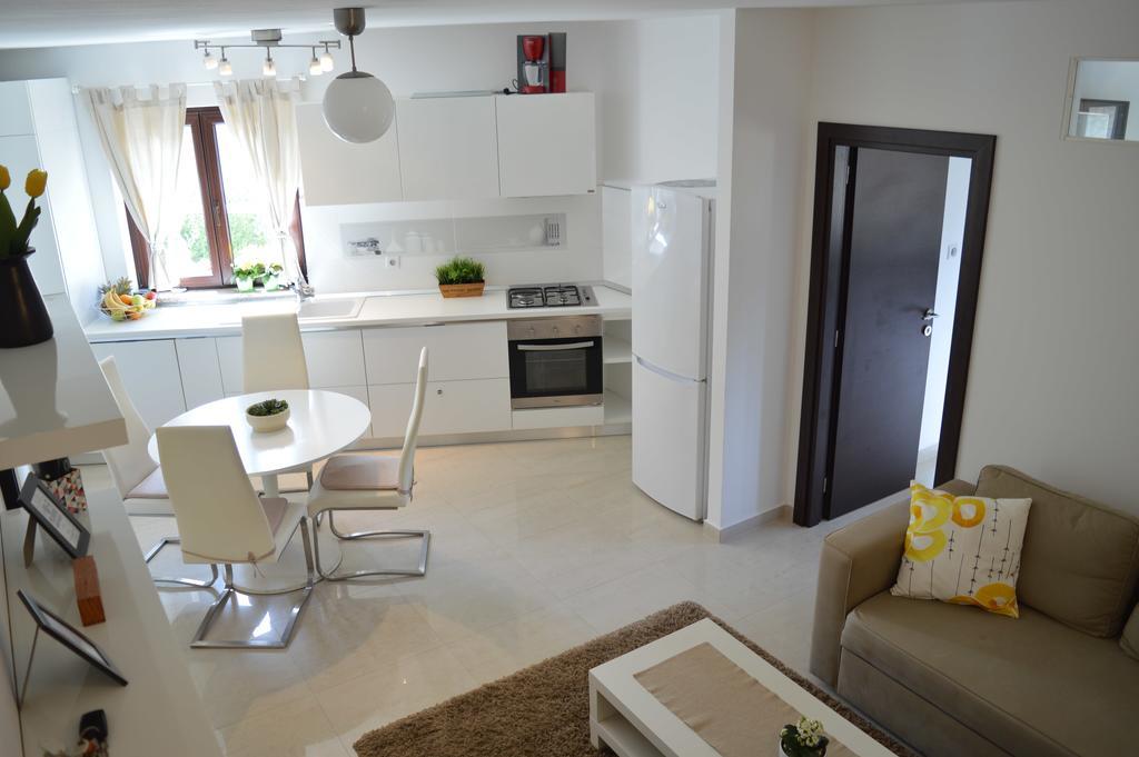 Apartments Villa Alba Porec Exterior photo
