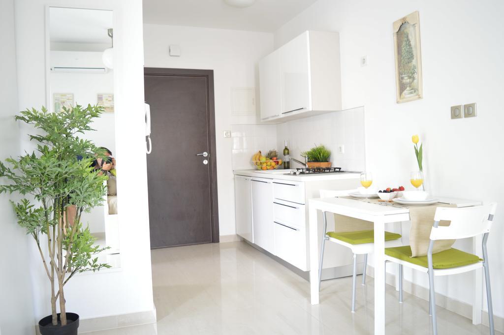 Apartments Villa Alba Porec Exterior photo