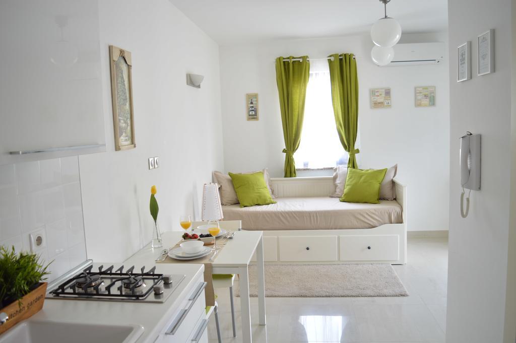 Apartments Villa Alba Porec Exterior photo